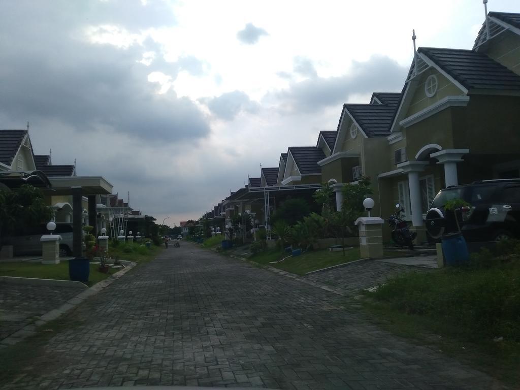 Jasmine Park Guest House Semarang Esterno foto