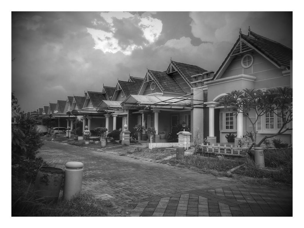 Jasmine Park Guest House Semarang Esterno foto