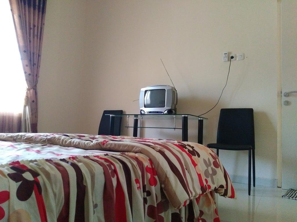 Jasmine Park Guest House Semarang Esterno foto