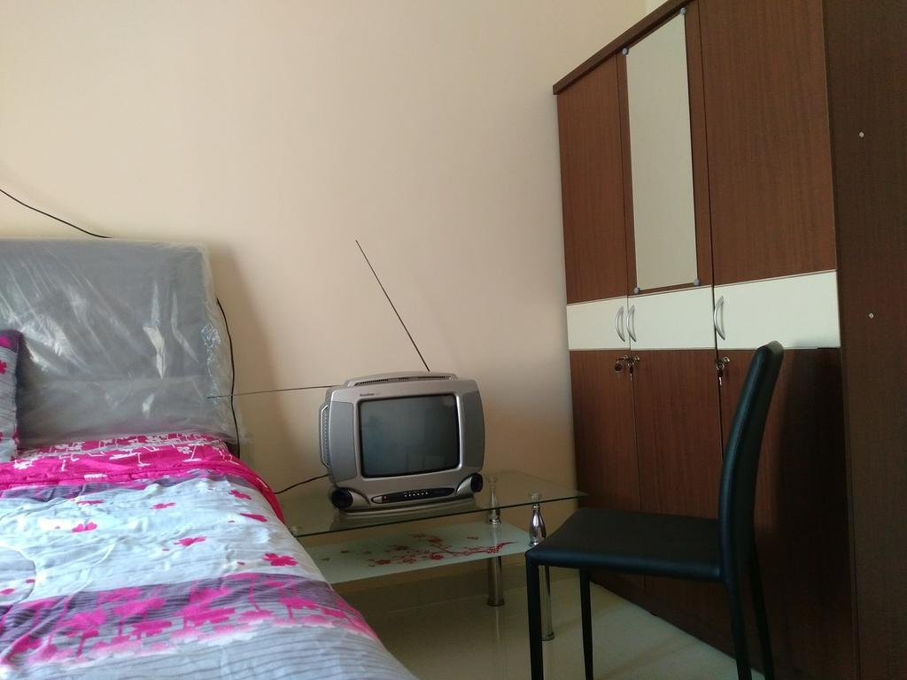 Jasmine Park Guest House Semarang Esterno foto