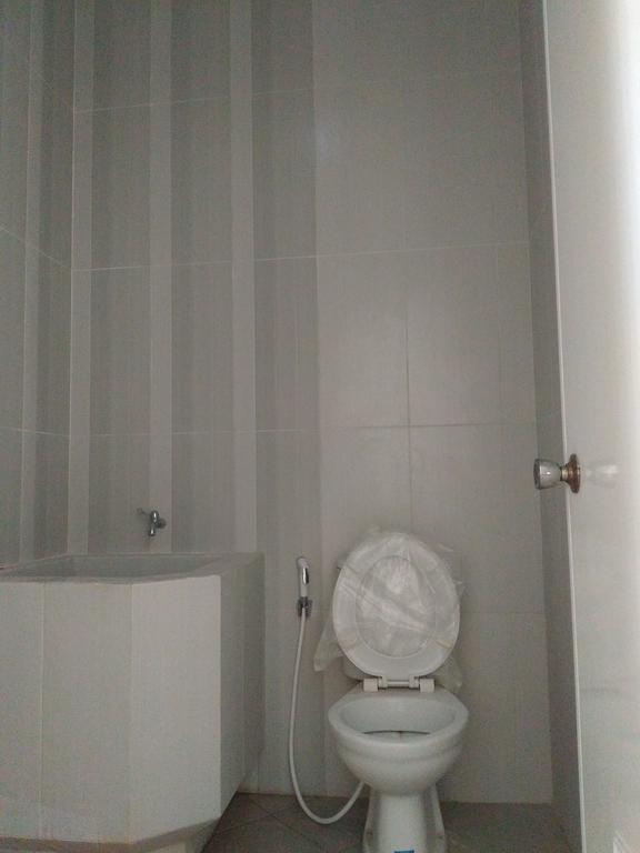Jasmine Park Guest House Semarang Esterno foto