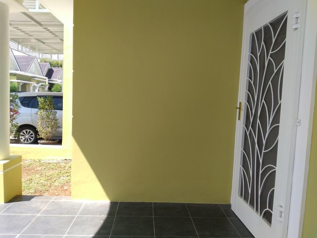 Jasmine Park Guest House Semarang Esterno foto