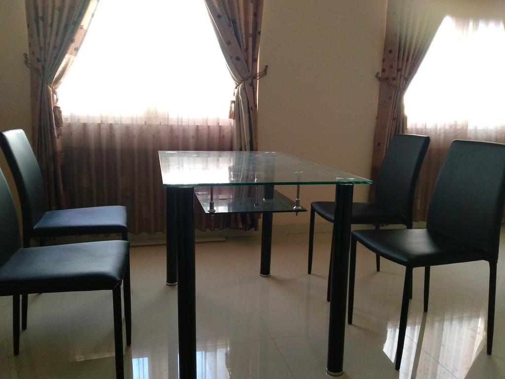 Jasmine Park Guest House Semarang Esterno foto
